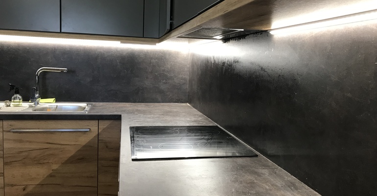 Jak vybrat ideální LED pásek do kuchyně a správně ho nainstalovat?