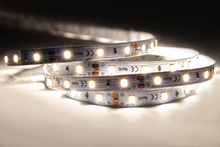 LED pásek HQS 9,6W/m, 8mm,  24V, IP33, 120LED/m, SMD 2835, Ra 80