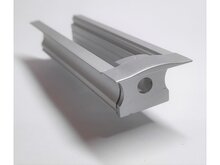 Koncovka pro profil RECESSED 2 s otvorem, stříbrná Koncovka pro profil RECESSED 2 s otvorem, stříbrná