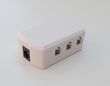 Propojovací konektor 6x zdířka, samice, bílý, přívod přes DC konektor