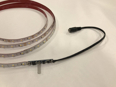 Připravená LED sestava s dotykovým ovladačem, DC konektor, volba barvy světla a délky