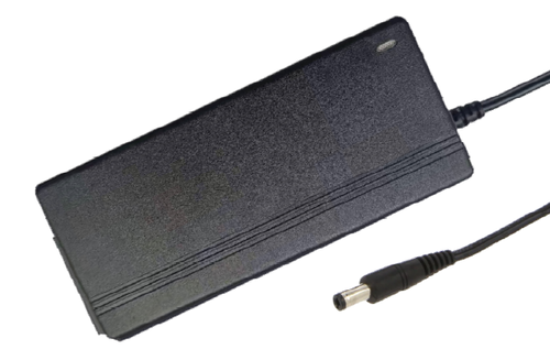 LED zdroj 48V 60W zásuvkový, DC konektor - 5.5x2.1mm, POSC48125D-C14 1