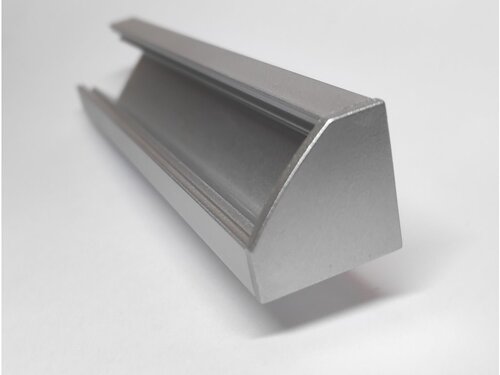 Koncovka profilu CORNER 1, plná, stříbrná 1