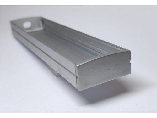 Koncovka profilu Surface 3 plná, stříbrná Koncovka profilu Surface 3 plná, stříbrná 1